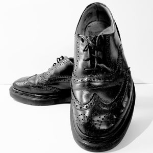 Mens DOC MARTENS  Brogues Size 9 Black